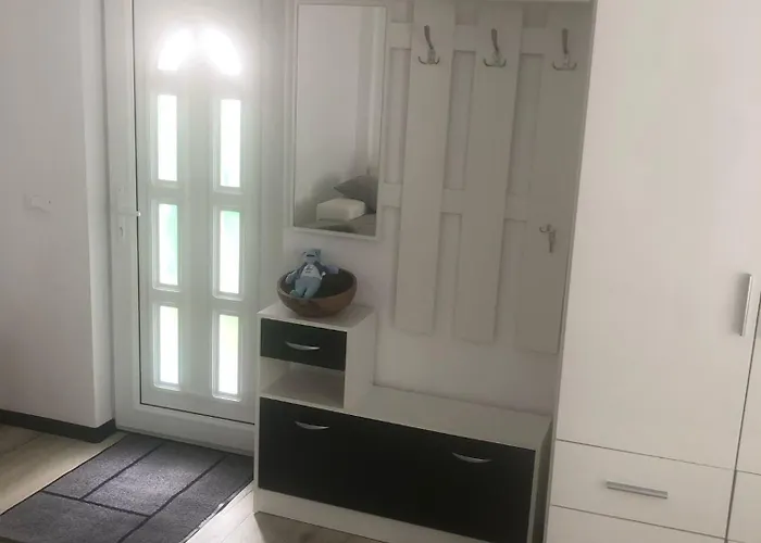 Faleza Nord-banu Mihalcea Appartement Constanţa